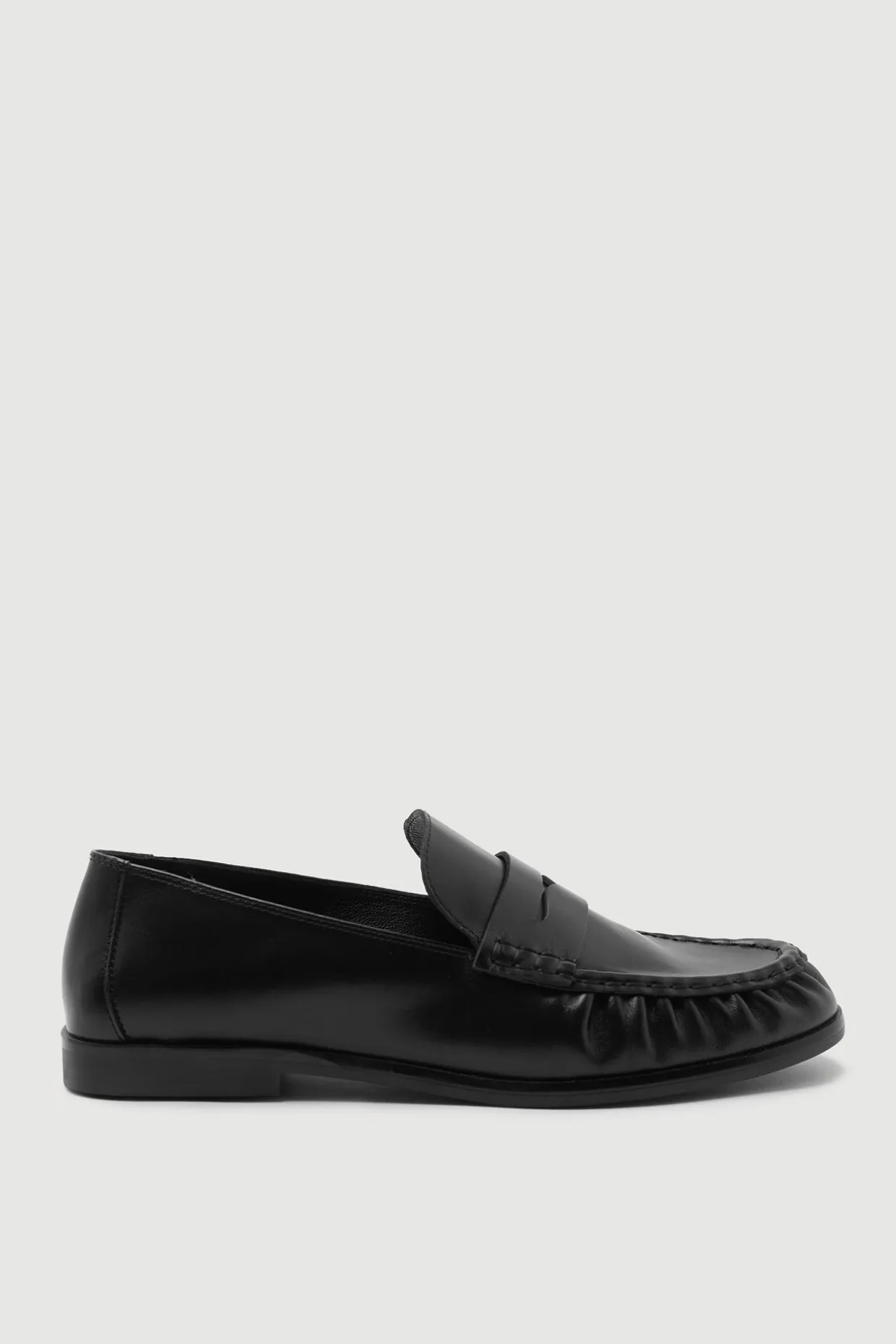 Avenue Leather Loafer