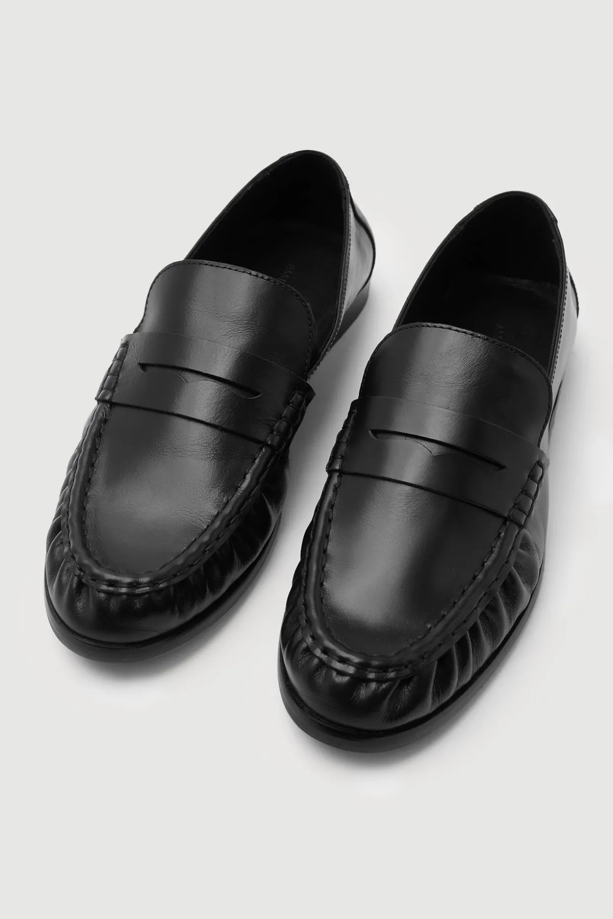 Avenue Leather Loafer