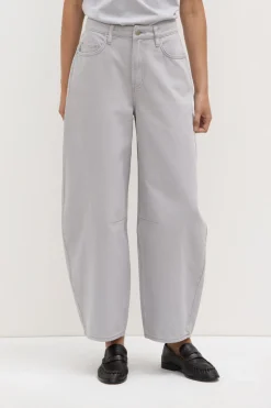 High Rise Barrel Jean