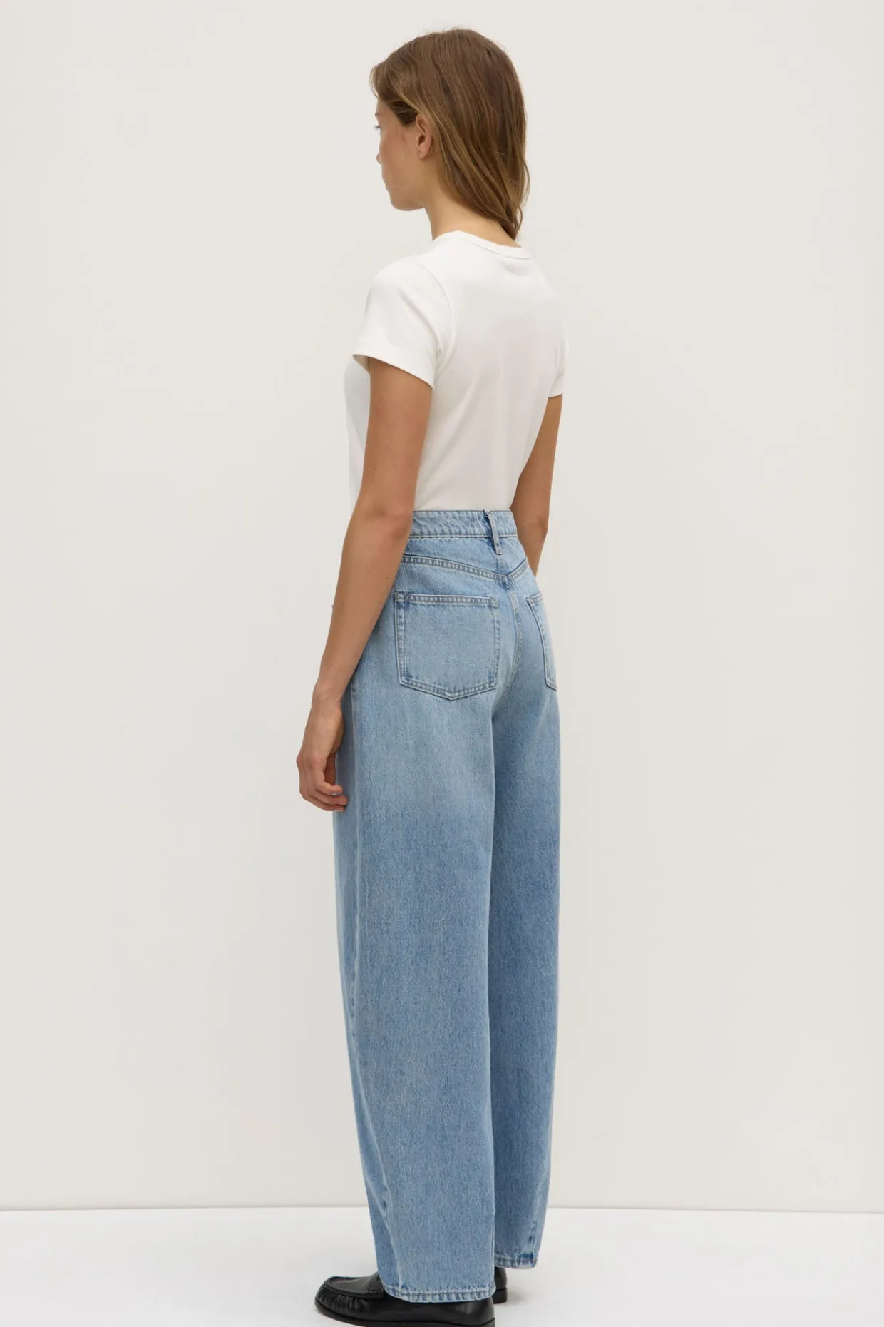 High Rise Barrel Jean