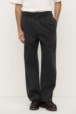 Miles Pleated Chino