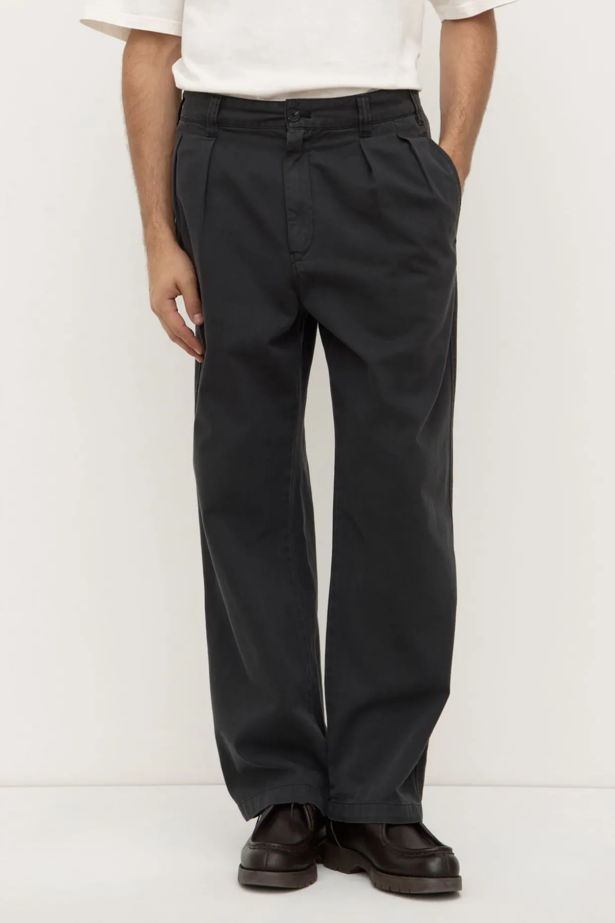 Miles Pleated Chino
