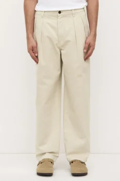 Miles Pleated Chino