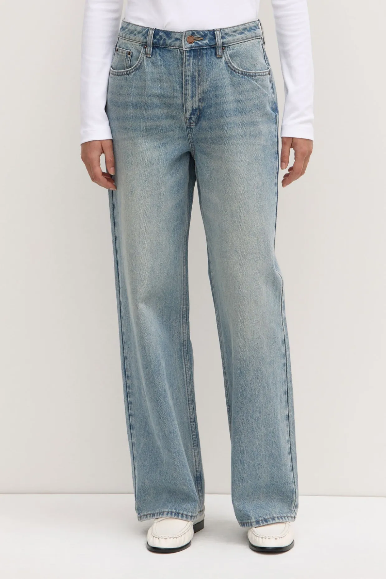 Womens Relaxed Jean