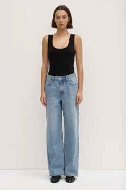 Womens Relaxed Jean