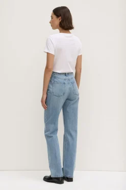 Womens Straight Leg Jean