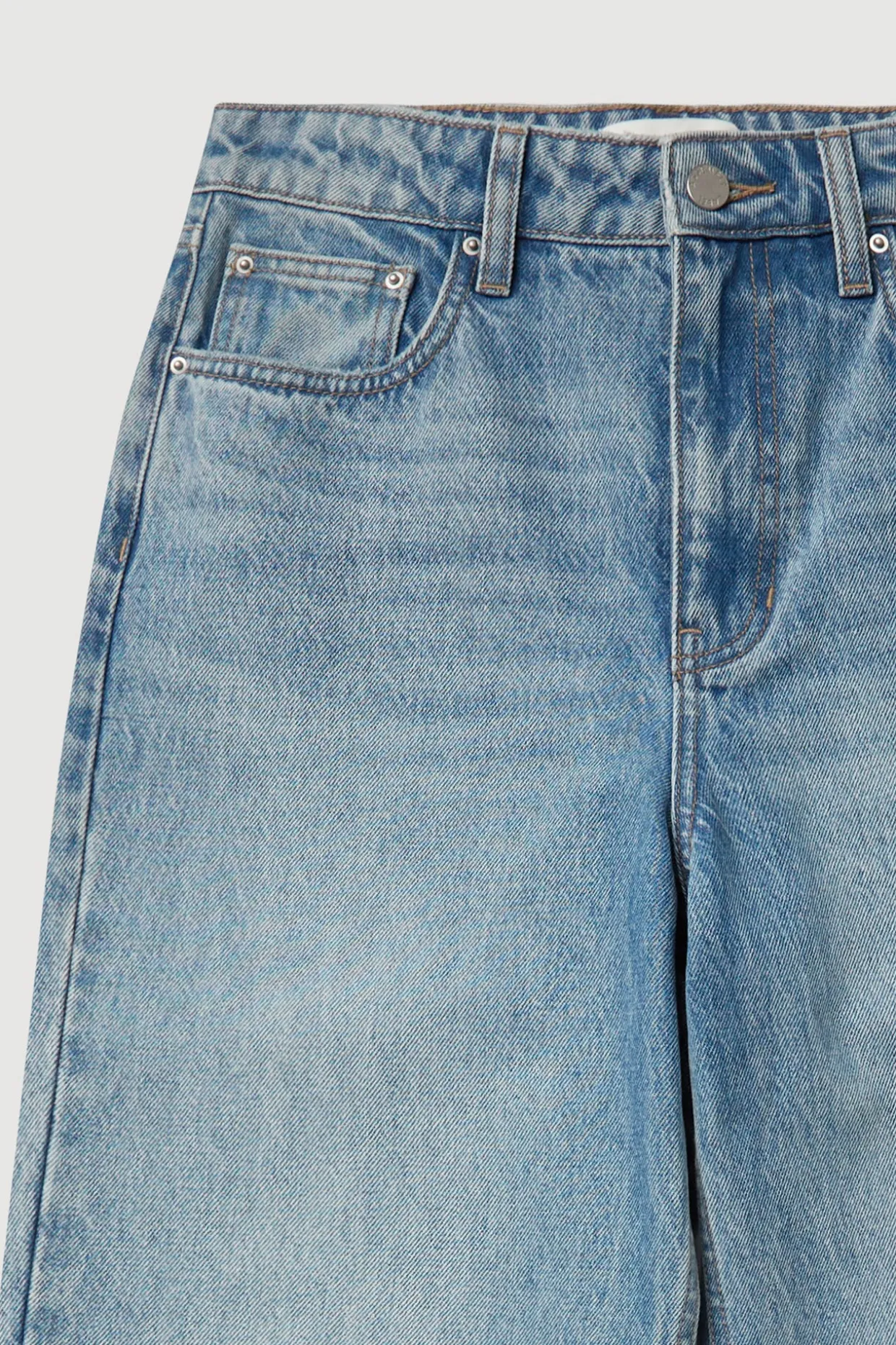 Womens Straight Leg Jean